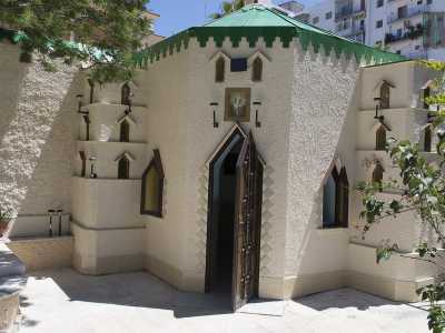 Nascosta in un angolino � stata costruita da un devoto della chiesa, come segno di gratitudine per l'ospitalit� ricevuta